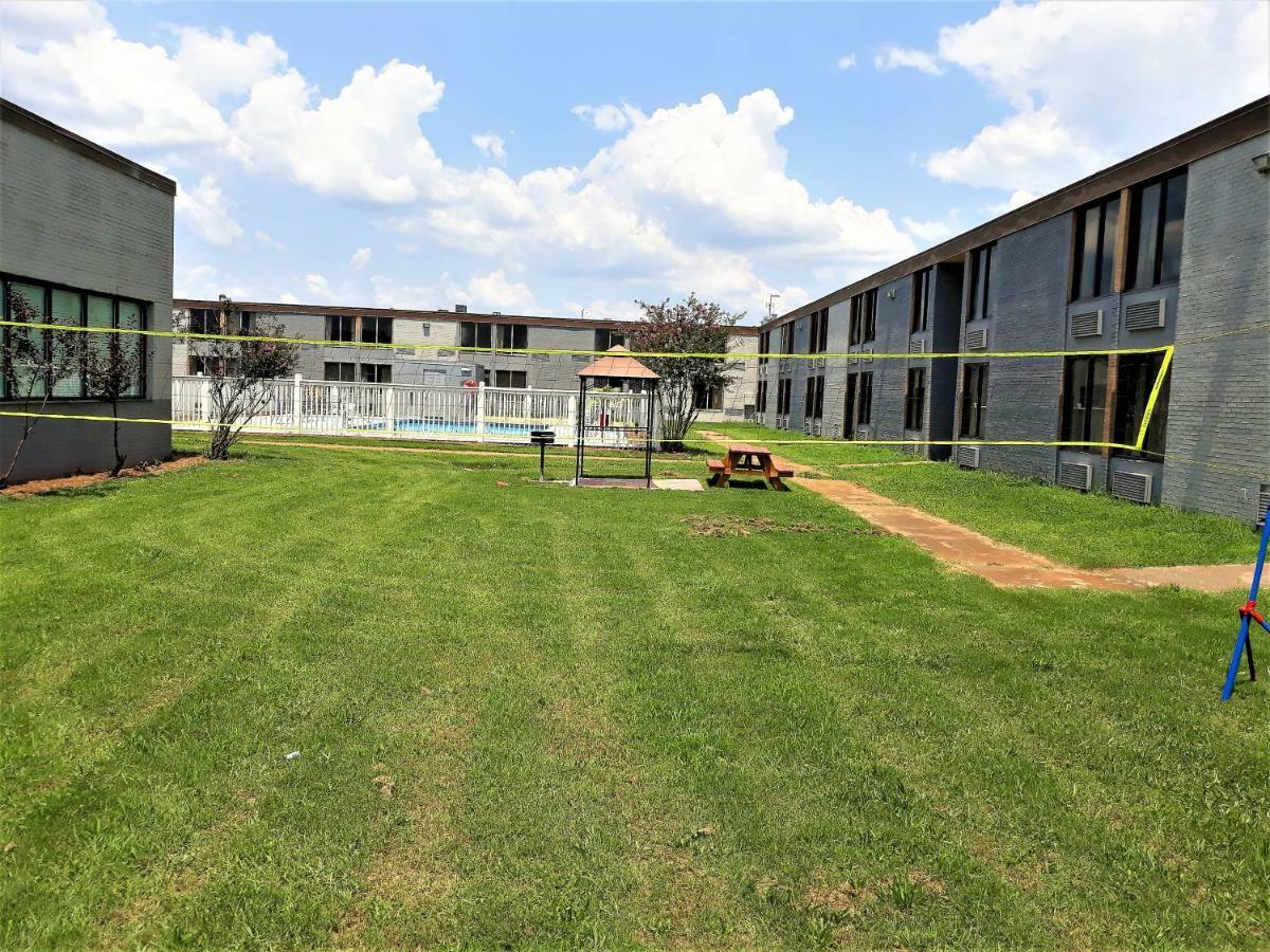 Madison Inn & Suites Exterior photo